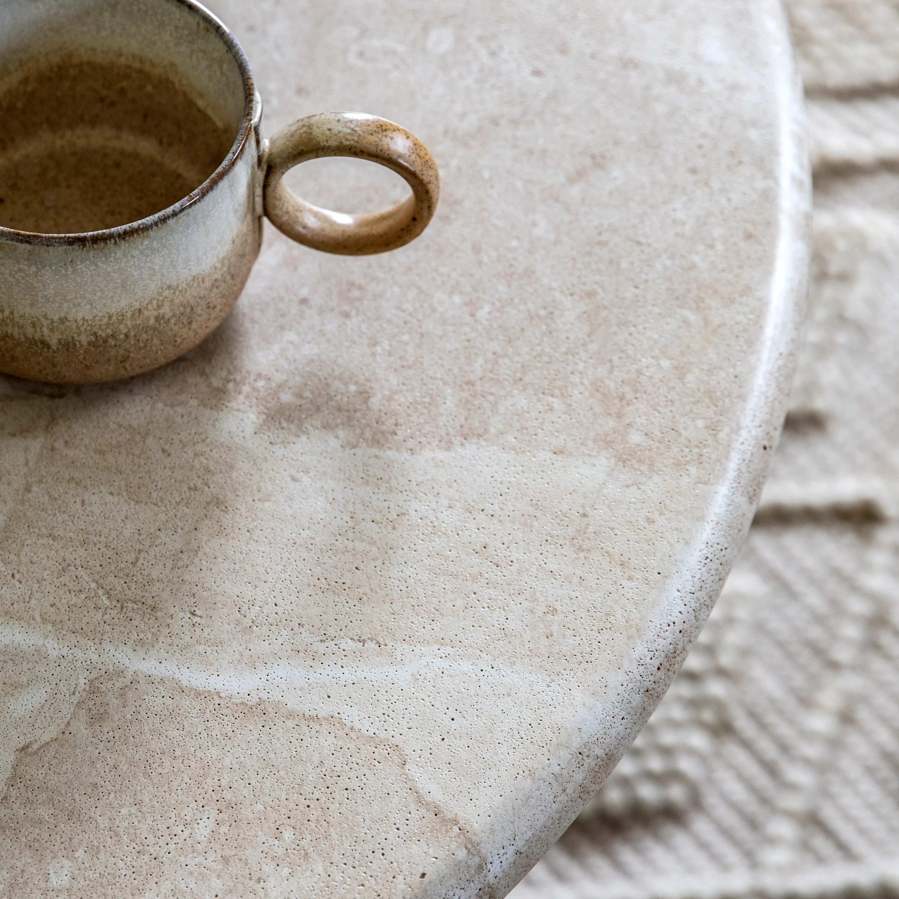 Amos Moderna Round Coffee Table