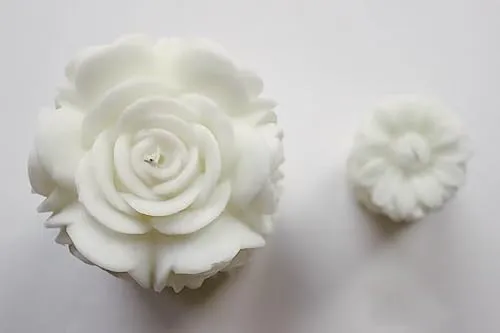 Gardenia Designer Pillar Scented Candle, Captivating Your Senses with The Aroma of Fresh Blooming Roses