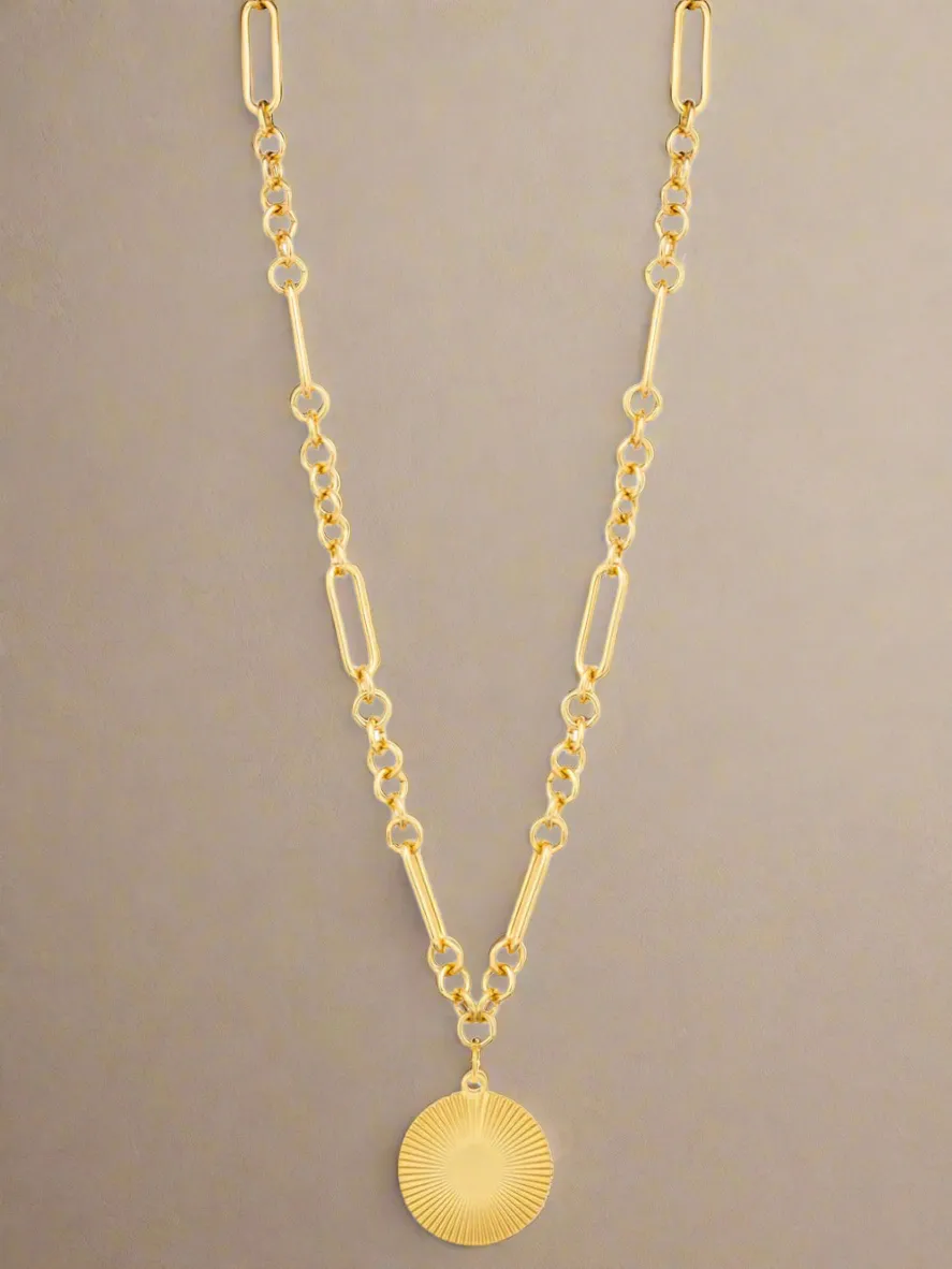 Sophisticated Chain with Textured Pendant Necklace